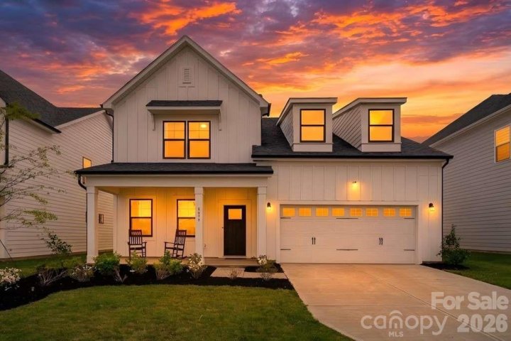 Homes in Whitaker Pointe, Huntersville
