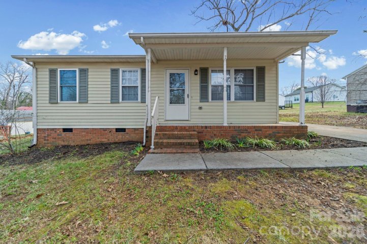 304 Belton Avenue sold home in Catawba Heights, Mount Holly, NC
