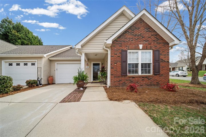 191 Oak Village Parkway active home in The Villages At Oak Tree, Mooresville, NC