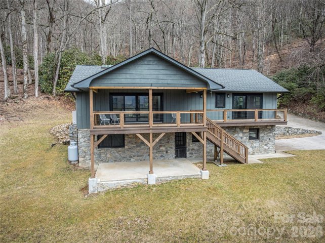 Homes in Friendly Acres, Waynesville