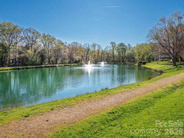 7200 Winery Lane active home in Brandywine, Charlotte, NC