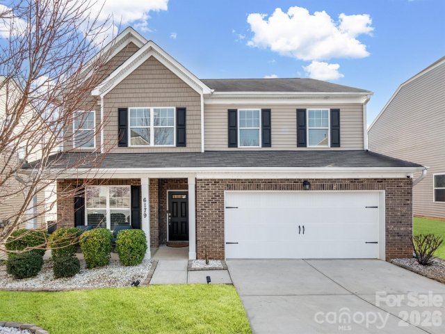 6179 Kilchurn Drive active home in Almond Glen, Fort Mill, SC
