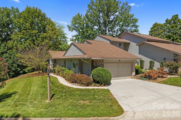101 Deerlake Drive sold home in Deerwood, Asheville, NC