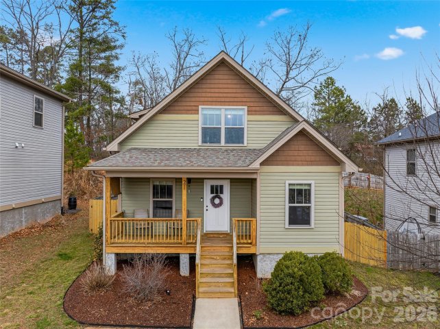 21 Yarrow Meadow Road active home in Lillie Farm Cove, Weaverville, NC