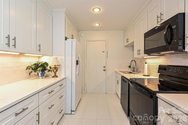 4755 Hedgemore Drive sold home in Franciscan Terrace, Charlotte, NC