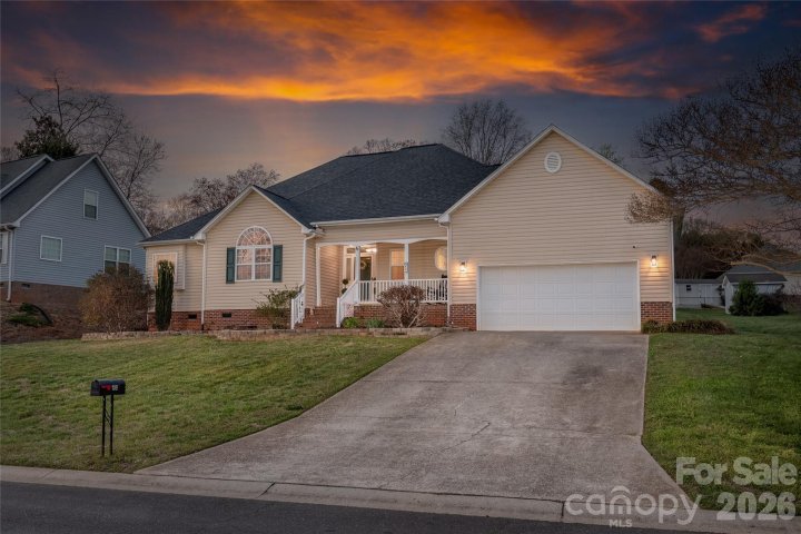 108 Deerfield Drive sold home in Deerfield, Mount Holly, NC