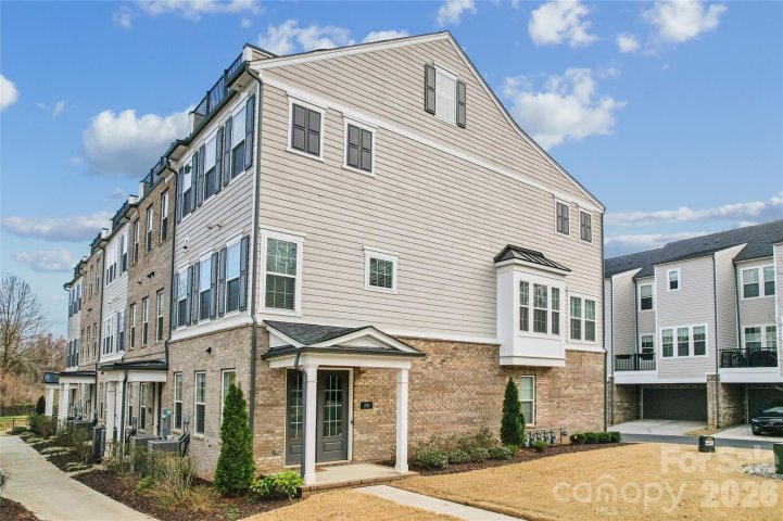 200 Emerson Avenue pending home in Elizabeth, Charlotte, NC