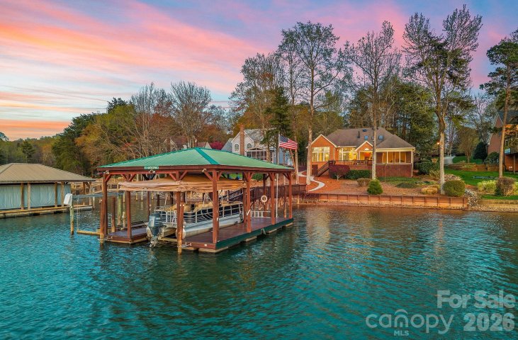 124 Hunter Spring Lane sold home in The Harbour At The Pointe, Mooresville, NC