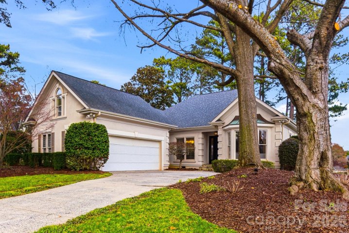 17206 Players Ridge Drive pending home in The Peninsula, Cornelius, NC