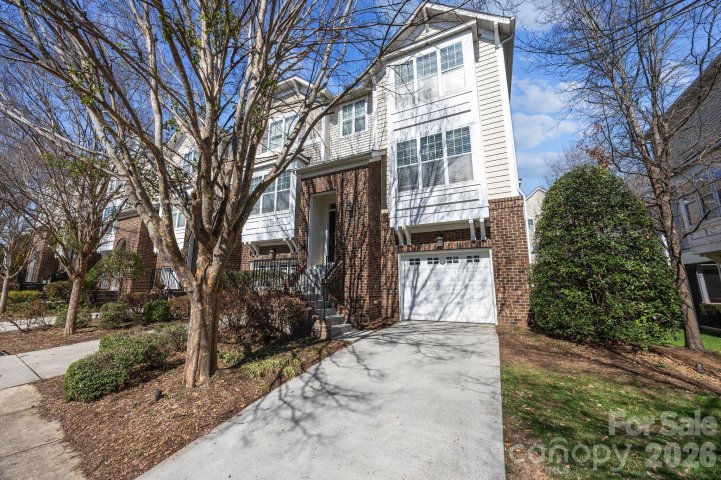 11156 Green Spring Drive active home in Skybrook, Huntersville, NC