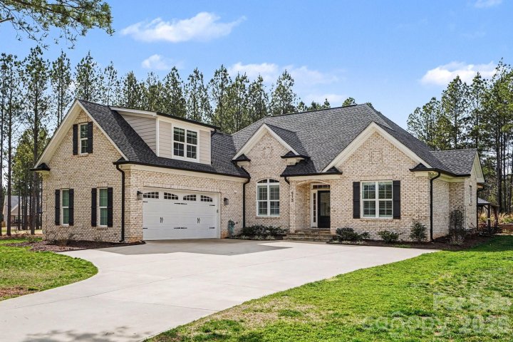 615 Short Stroll Court sold home in Shepherds Trace, Clover, SC