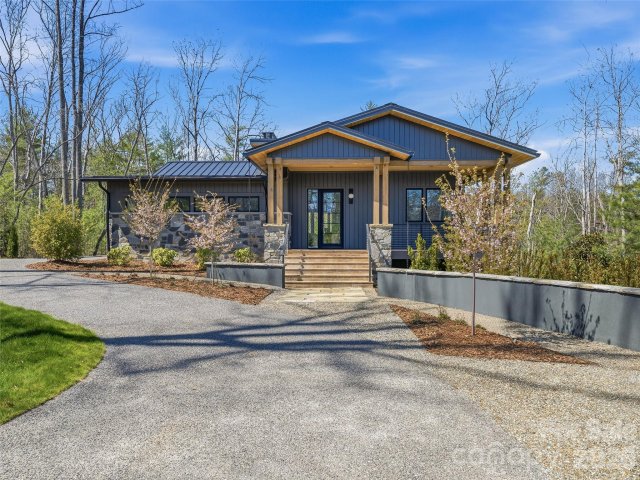 140 Upperfell Court active home in Ramble Biltmore Forest, Asheville, NC