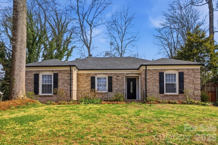 5236 Galway Drive active home in Shannon Park, Charlotte, NC