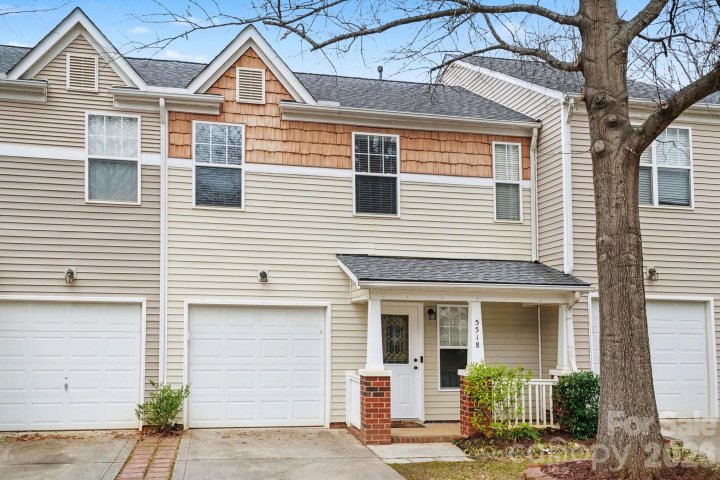 5518 Santeelah Court pending home in Stonebrook, Charlotte, NC