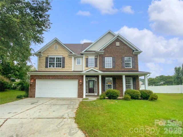 10901 Trout Creek Place pending home in The Farm At Riverpointe, Davidson, NC