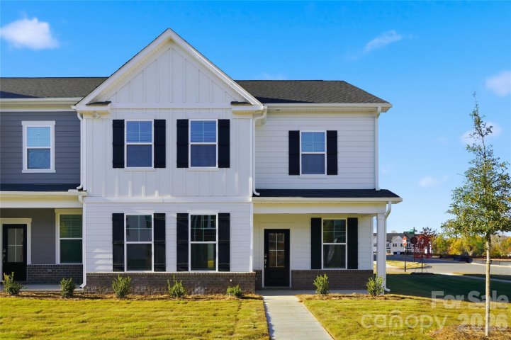 1837 Viewfield Road pending home in Tillery At Wilson Farms, Fort Mill, SC
