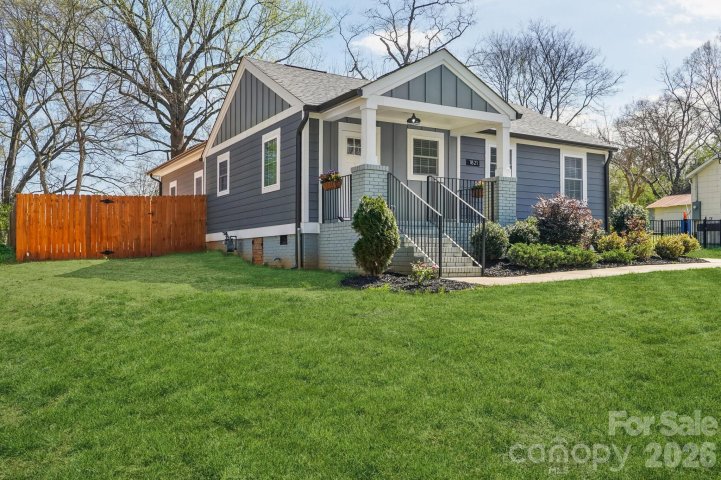 1821 Garibaldi Avenue pending home in Marsh Estates, Charlotte, NC