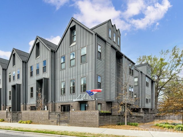 1613 Parkwood Avenue pending home in Villa Heights, Charlotte, NC