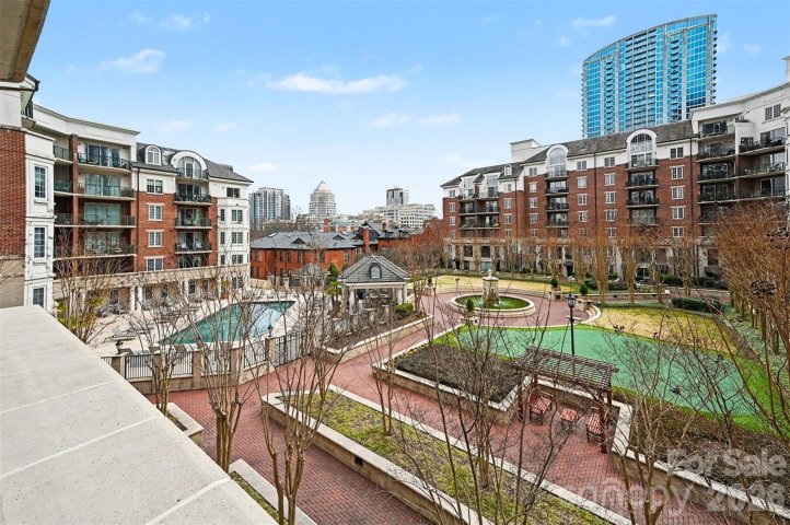 300 W 5th Street active home in Fifth And Poplar, Charlotte, NC