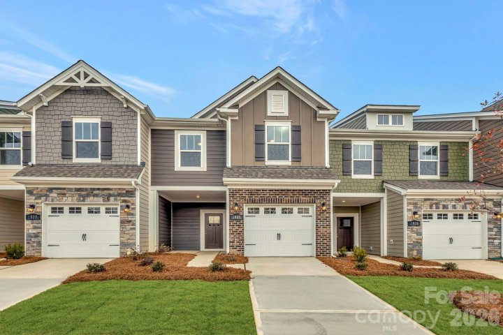 1022 Overbrook Place pending home in Canterbury Station, Wingate, NC