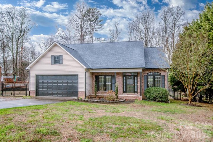 225 Delview Drive pending home in Delview Acres, Cherryville, NC