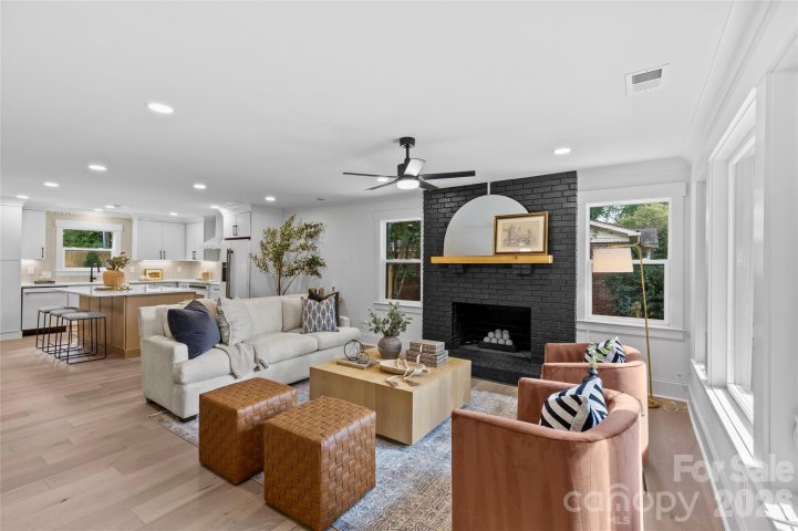 2461 Eaton Road pending home in Amity Gardens, Charlotte, NC