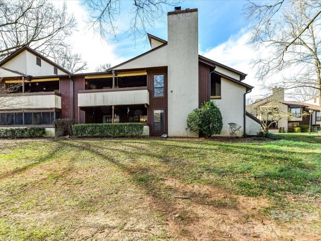 7304 Winery Lane active home in Brandywine, Charlotte, NC