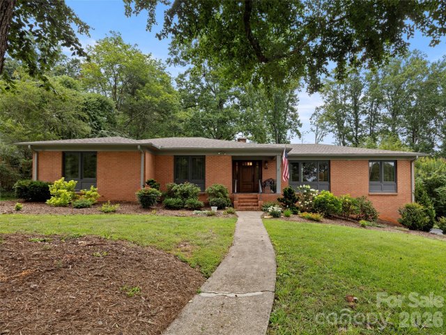 19 Pheasant Drive sold home in Oak Forest, Asheville, NC
