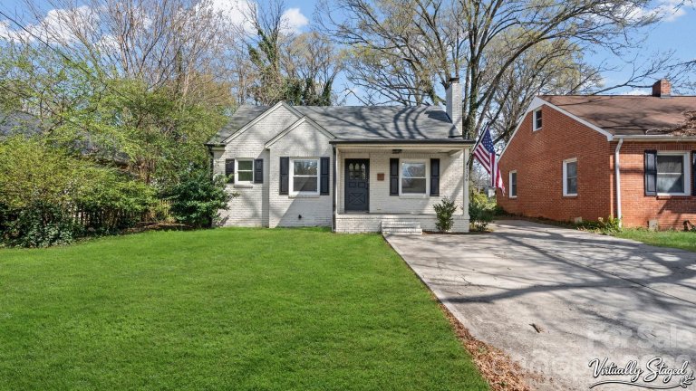 3136 Mathis Drive pending home in Enderly Park, Charlotte, NC