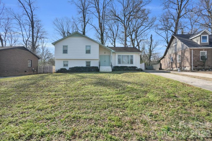 3518 Donovan Place pending home in Shannon Park, Charlotte, NC