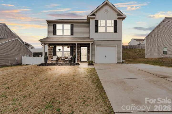 1525 Cazador Lane active home in Austen Lakes, York, SC