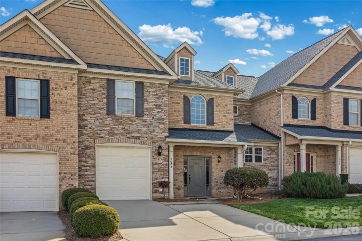 Homes in Wellsley Ford, Fort Mill