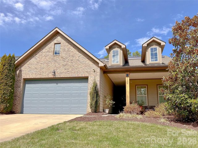 7139 Hanging Rock Court active home in Trilogy Lake Norman, Denver, NC