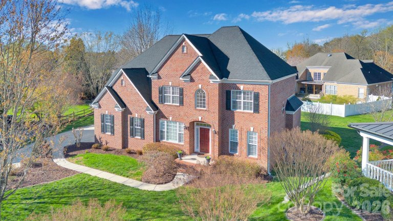 695 Summerford Court pending home in Laurel Park, Concord, NC