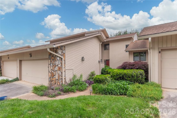 111 Clubwood Court active home in Deerwood, Asheville, NC