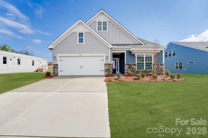 5480 Redbud Road active home in Roselyn, Lancaster, SC
