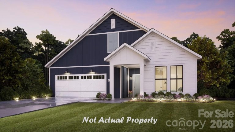 245 Alenda Lux Circle pending home in The Courtyards At Lake Davidson, Mooresville, NC