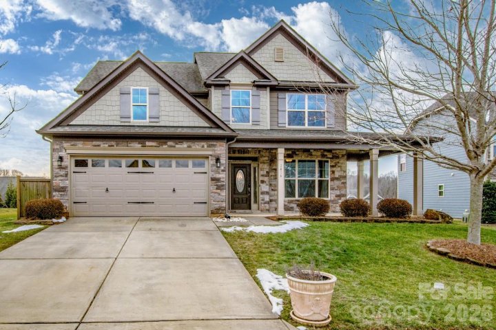 2416 Chinkapin Court active home in Robinson Oaks, Gastonia, NC