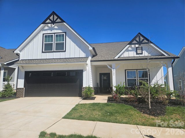 40184 Crooked Stick Drive active home in Edgewater, Lancaster, SC