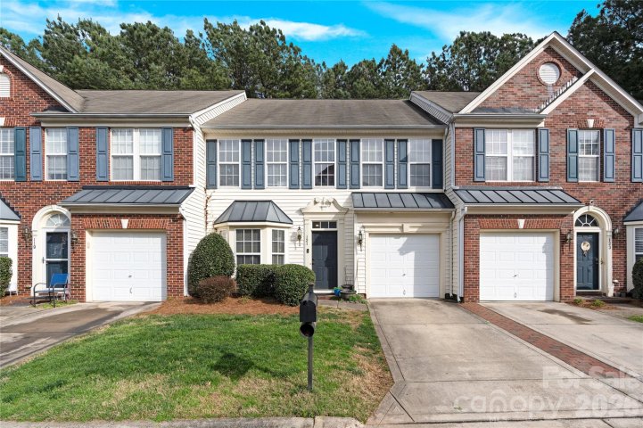 121 Kase Court active home in Talbert Townes, Mooresville, NC