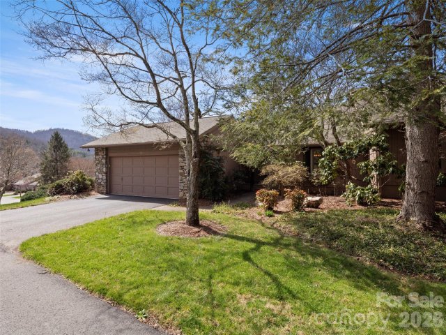 15 Ridge Terrace active home in Beaverdam Run, Asheville, NC
