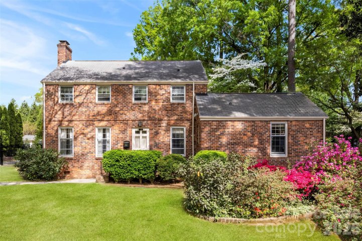 1519 Providence Road pending home in Eastover, Charlotte, NC