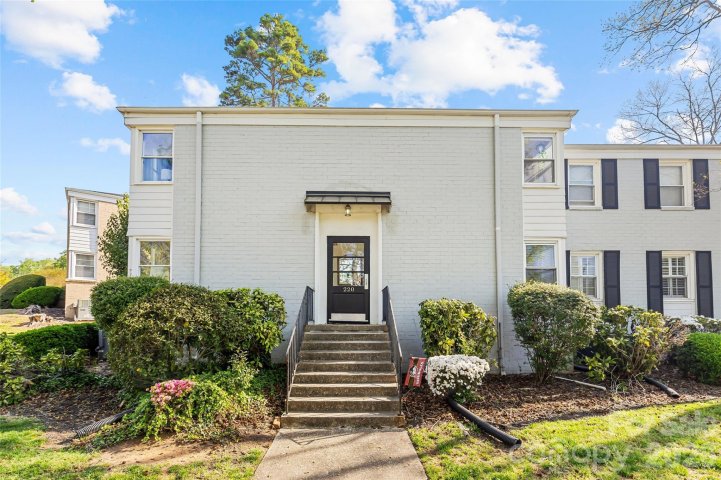 220 Wakefield Drive active home in Myers Park, Charlotte, NC