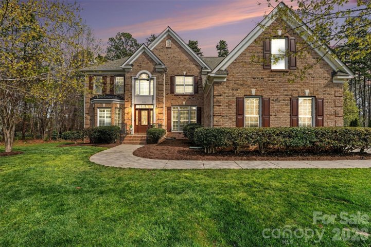 4111 Harmattan Drive pending home in Eastwind Cove, Denver, NC