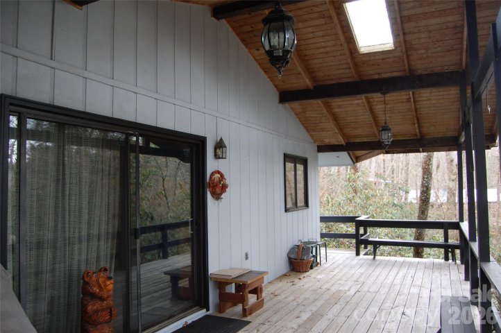 202 Knoll Circle active home in Linville Land Harbor, Newland, NC