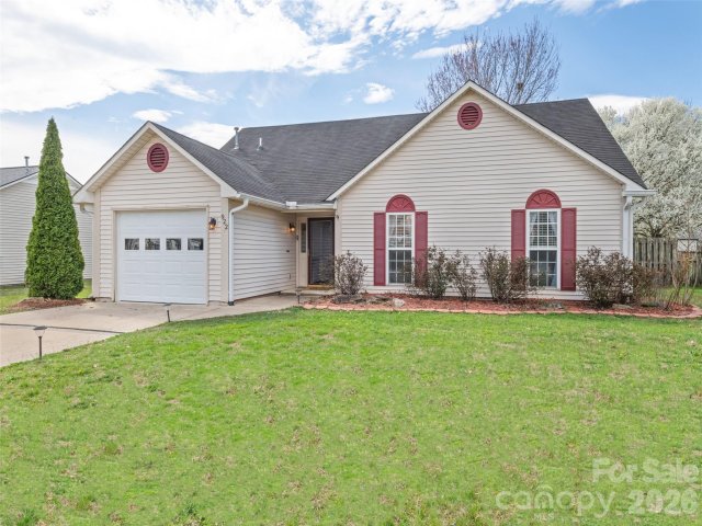 922 Woodhill Drive sold home in Southchase, Fletcher, NC