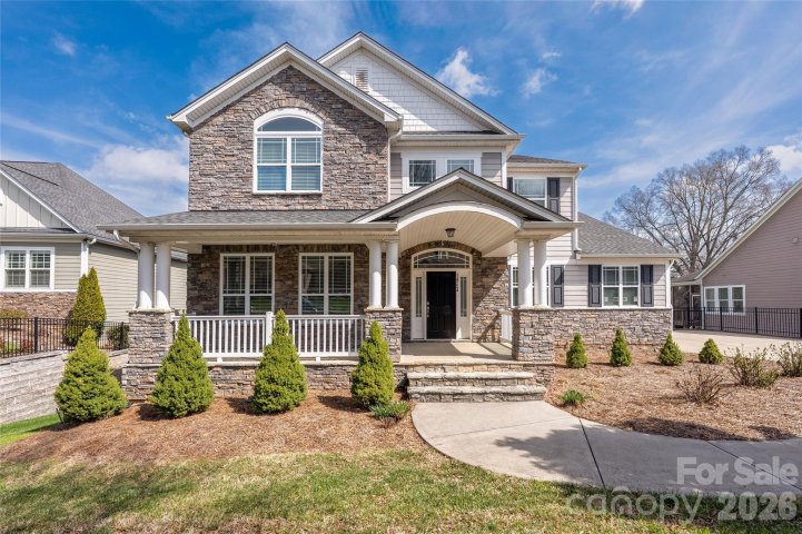 14724 Old Vermillion Drive pending home in Vermillion, Huntersville, NC