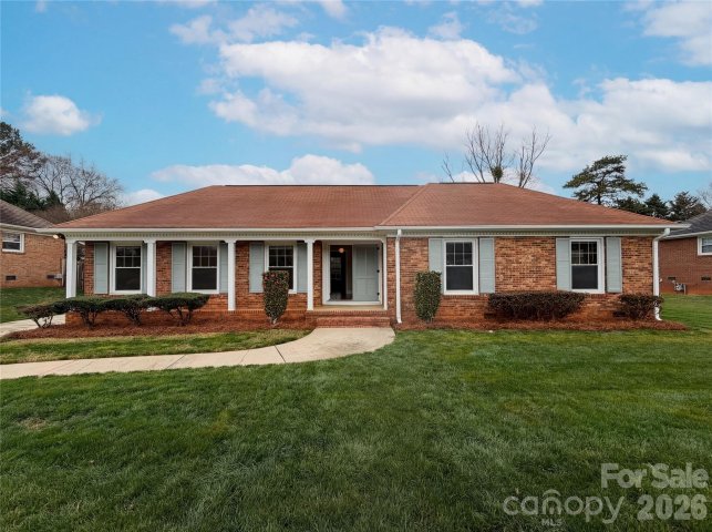 6214 Ashcrest Drive active home in Montclaire, Charlotte, NC