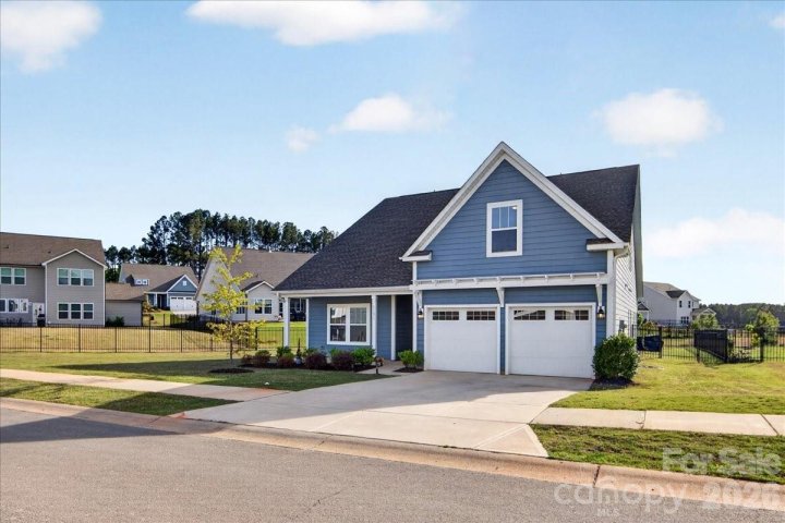11011 Gary Player Drive active home in Edgewater, Lancaster, SC