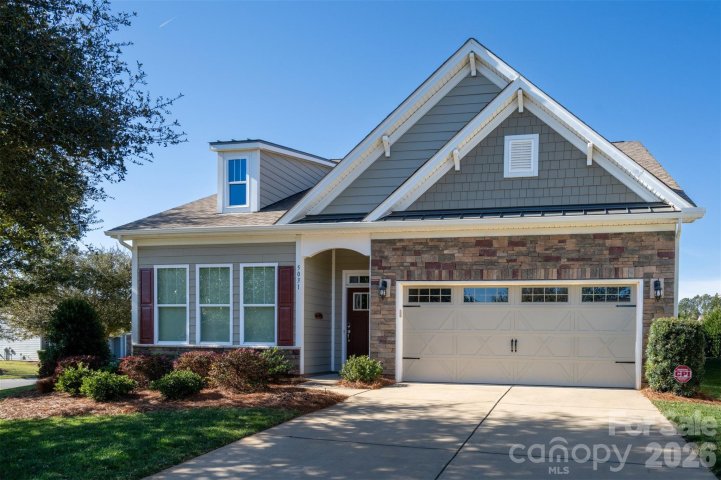 5031 Star Hill Lane active home in The Vineyards On Lake Wylie, Charlotte, NC